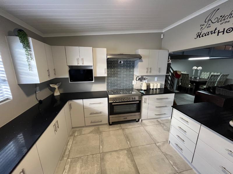 3 Bedroom Property for Sale in Dwarskersbos Western Cape